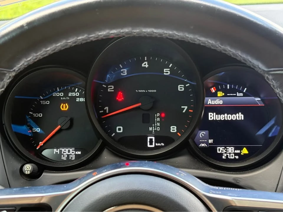 2017 Porsche Macan - Image 18 of 20