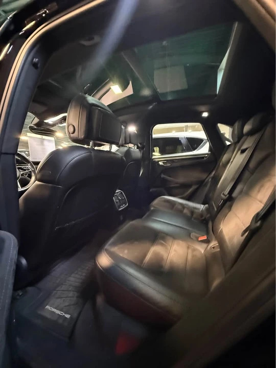2017 Porsche Macan - Image 7 of 9