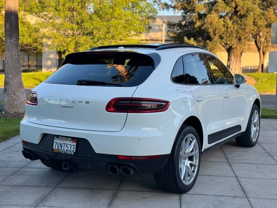 2017 Porsche Macan - Image 8 of 20