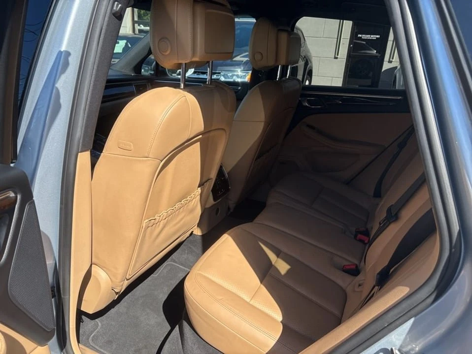 2017 Porsche Macan - Image 14 of 20