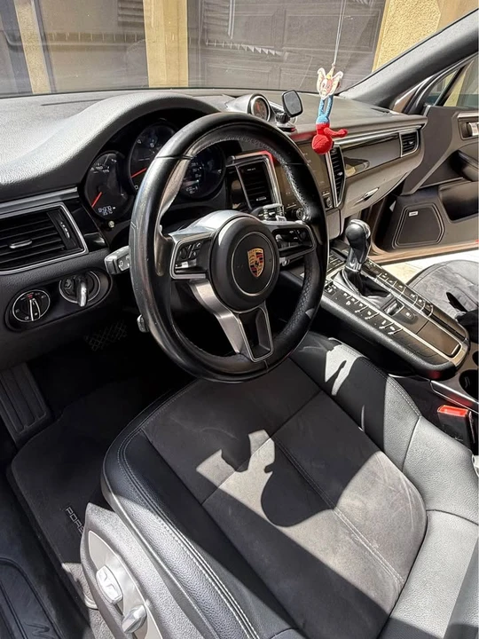 2017 Porsche Macan - Image 6 of 7