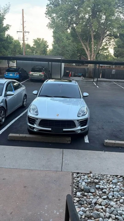 2017 Porsche Macan - Image 2 of 3