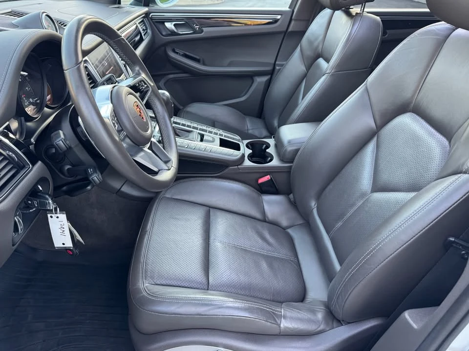 2017 Porsche Macan - Image 13 of 20