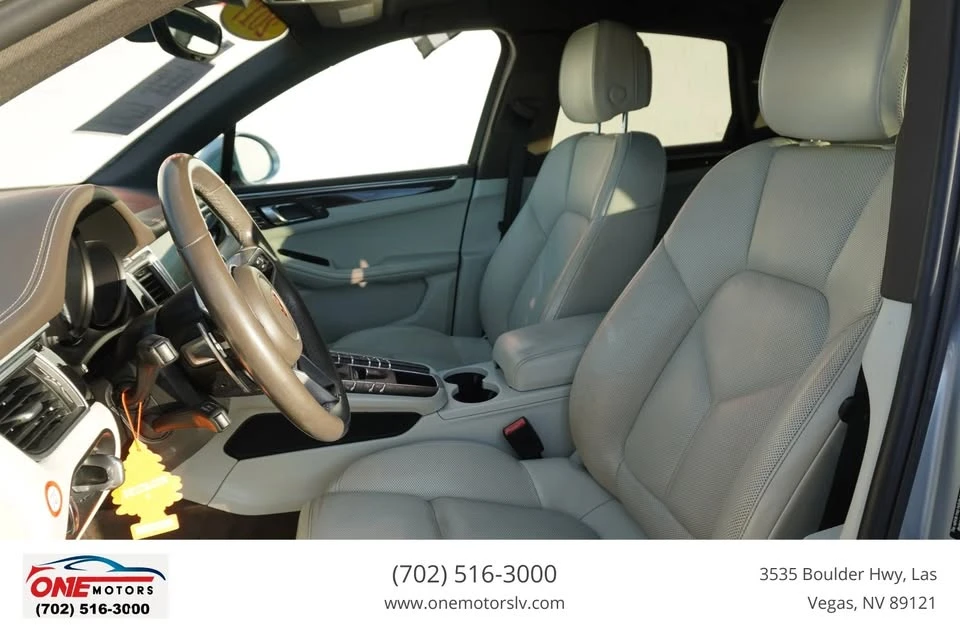 2017 Porsche Macan - Image 15 of 20