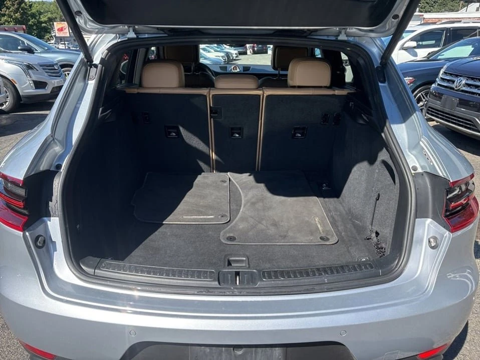 2017 Porsche Macan - Image 19 of 20