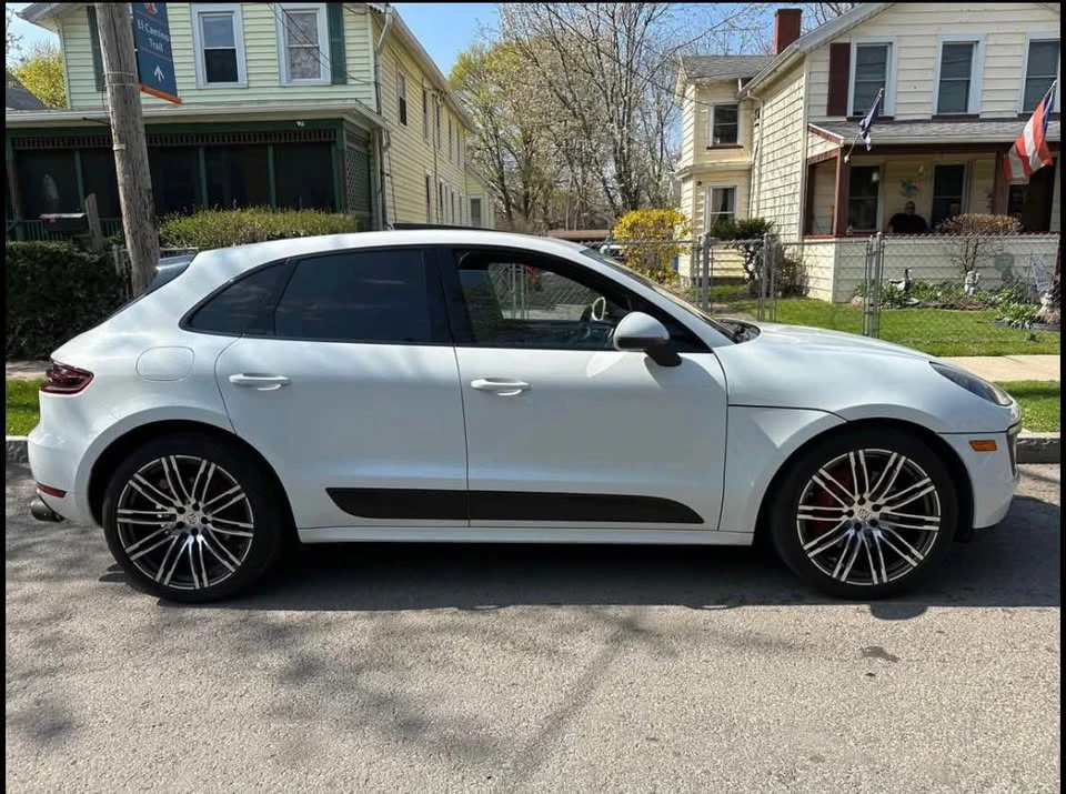 2017 Porsche Macan - Image 6 of 12