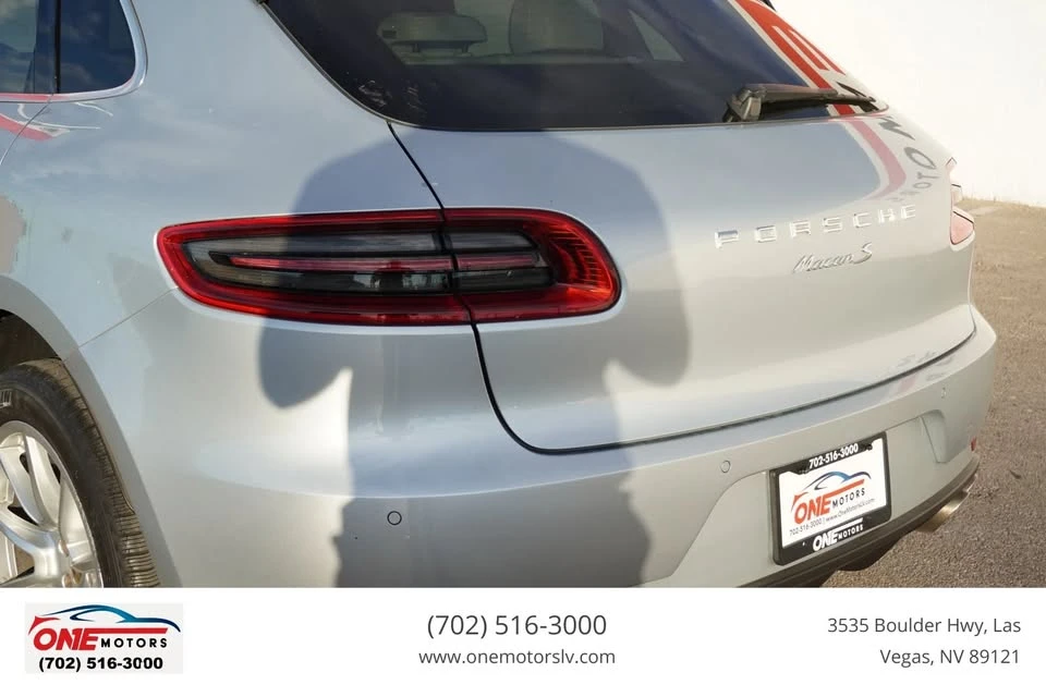 2017 Porsche Macan - Image 13 of 20