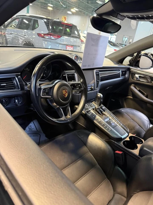 2017 Porsche Macan - Image 5 of 9
