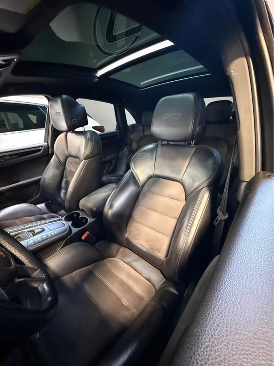 2017 Porsche Macan - Image 6 of 9