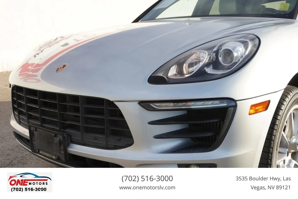 2017 Porsche Macan - Image 10 of 20