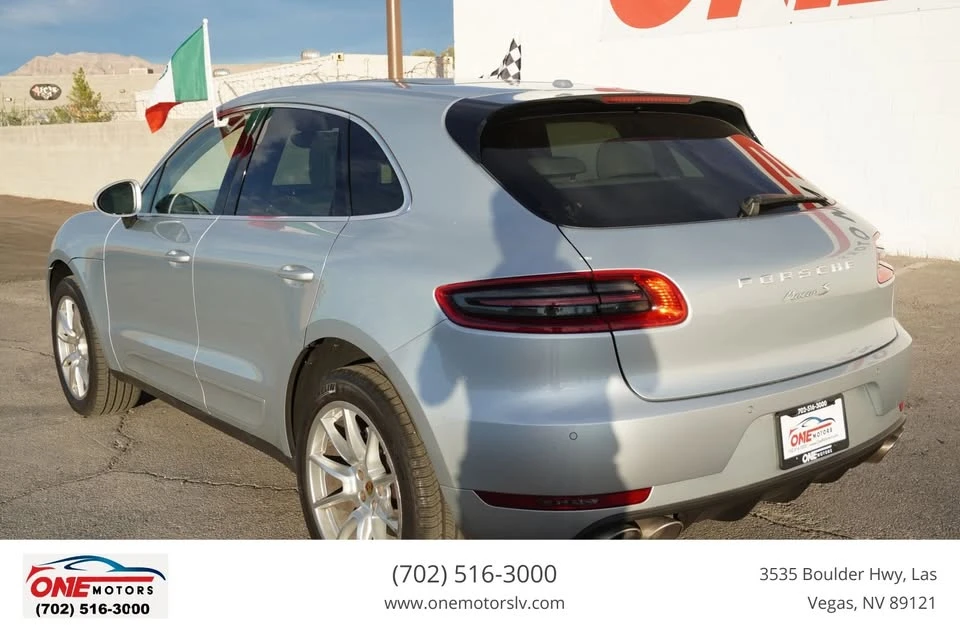 2017 Porsche Macan - Image 8 of 20