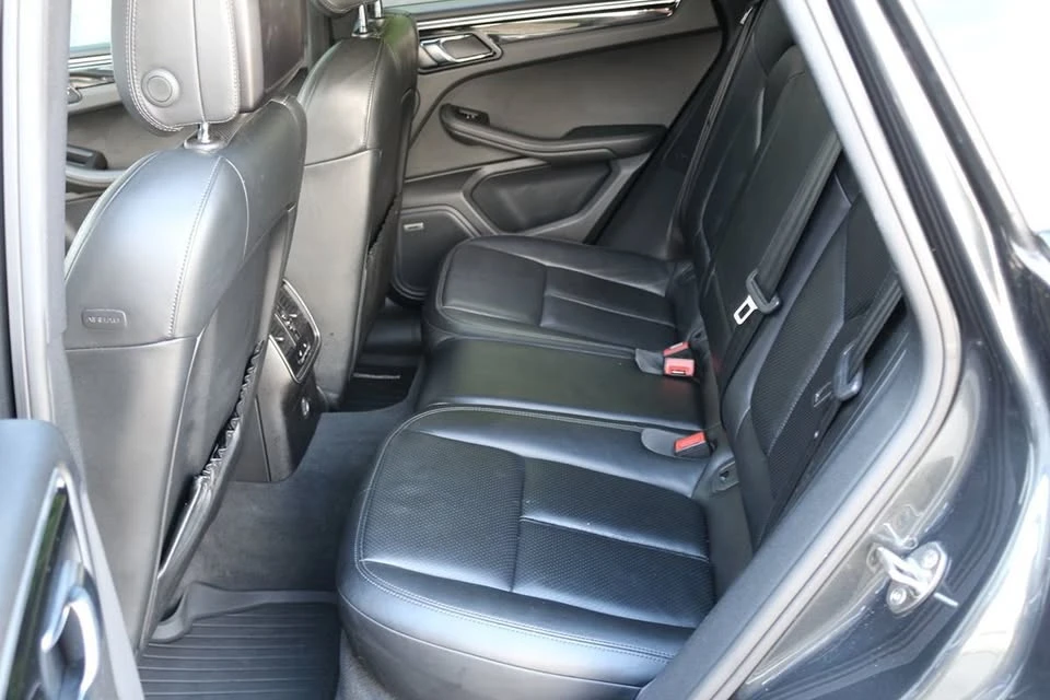 2017 Porsche Macan - Image 13 of 20