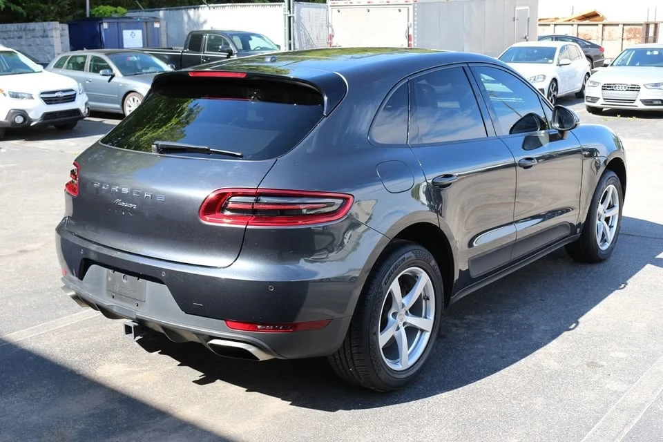 2017 Porsche Macan - Image 7 of 20