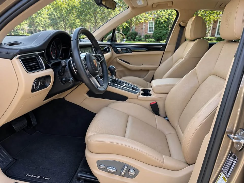 2017 Porsche Macan - Image 8 of 11