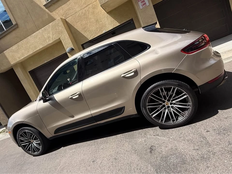 2017 Porsche Macan - Image 2 of 7