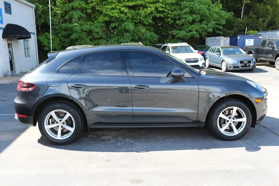 2017 Porsche Macan - Image 8 of 20