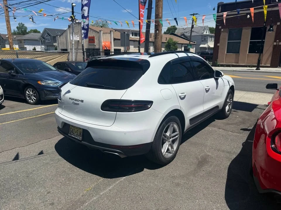 2017 Porsche Macan - Image 5 of 18