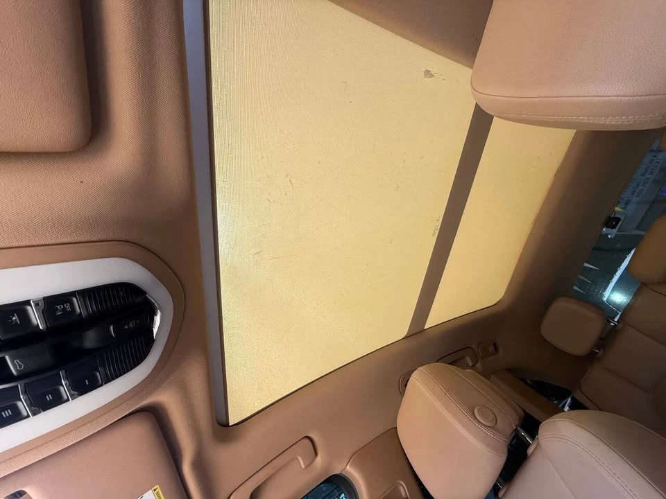 2017 Porsche Macan - Image 18 of 18