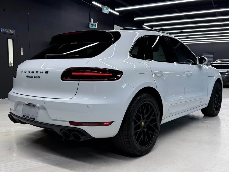 2017 Porsche Macan - Image 2 of 16