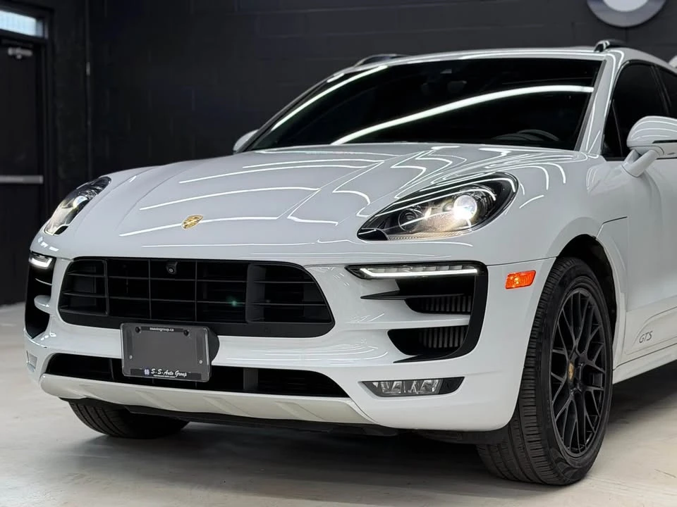 2017 Porsche Macan - Image 15 of 16