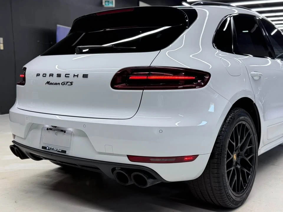 2017 Porsche Macan - Image 16 of 16