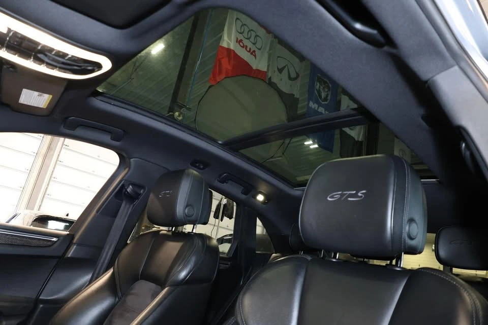 2017 Porsche Macan - Image 8 of 20
