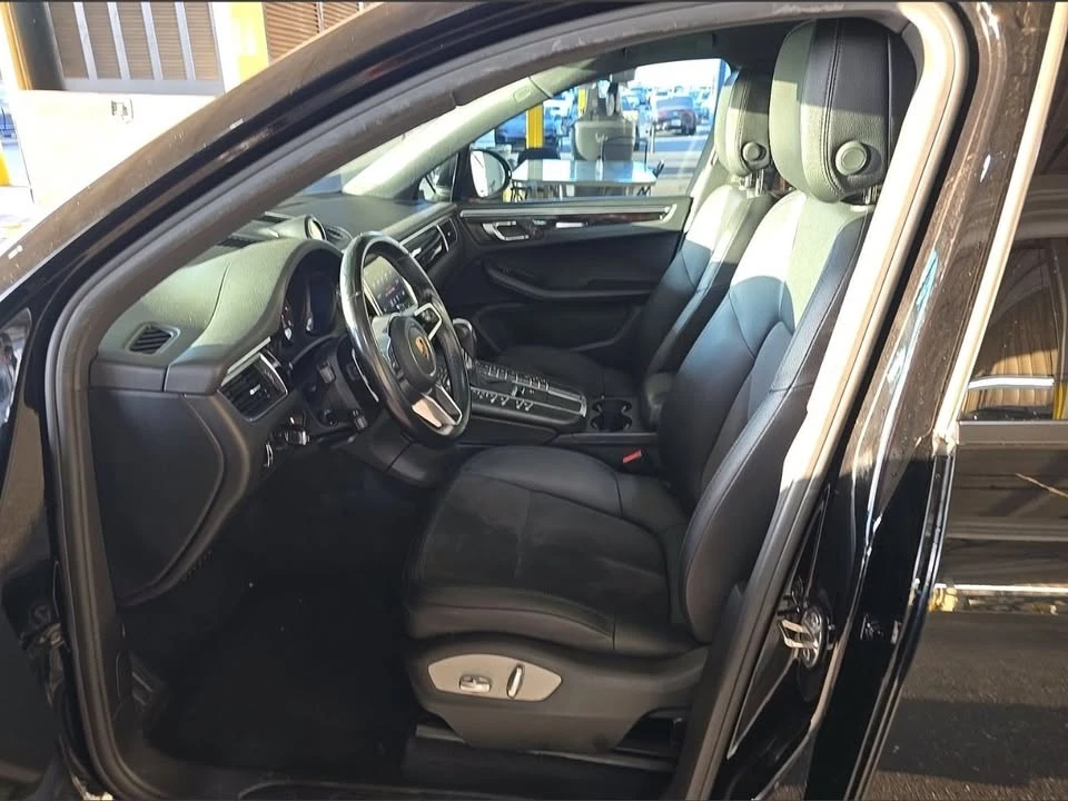 2017 Porsche Macan - Image 7 of 8