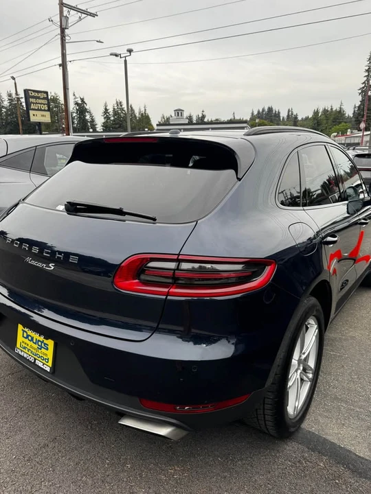 2017 Porsche Macan - Image 2 of 2