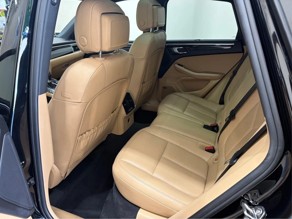 2017 Porsche Macan - Image 10 of 20