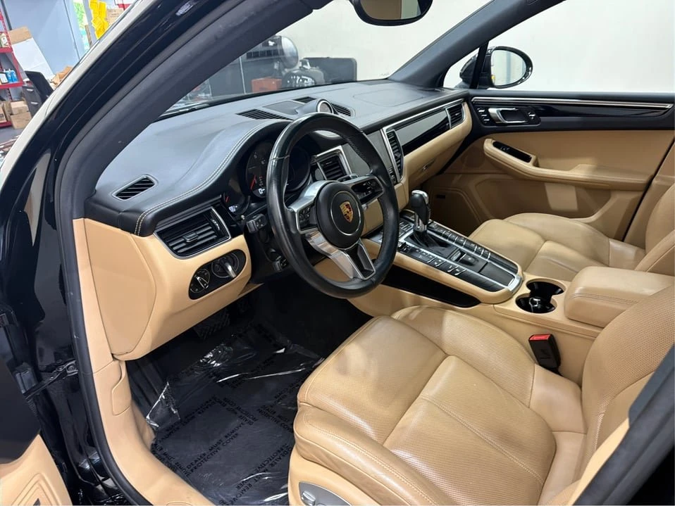 2017 Porsche Macan - Image 9 of 20