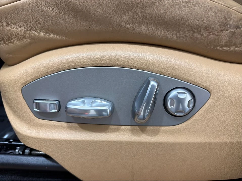 2017 Porsche Macan - Image 18 of 20