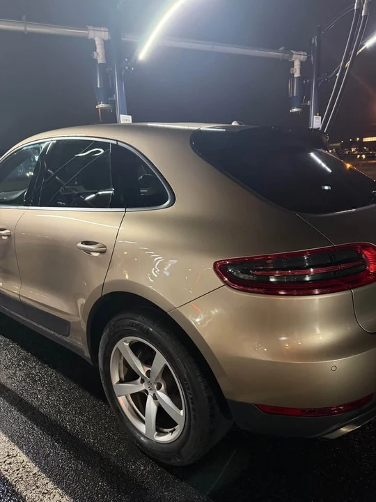2017 Porsche Macan - Image 11 of 12