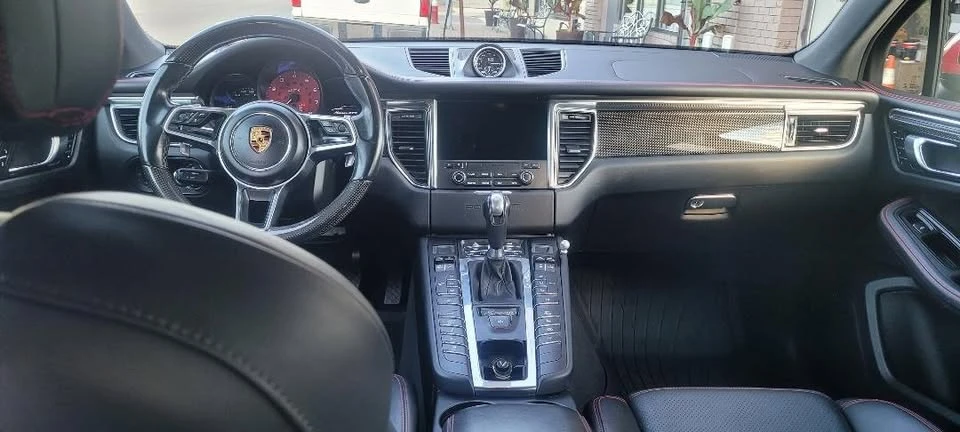 2017 Porsche Macan - Image 5 of 5