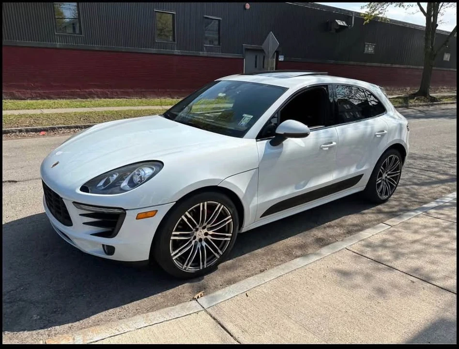 2017 Porsche Macan - Image 2 of 12