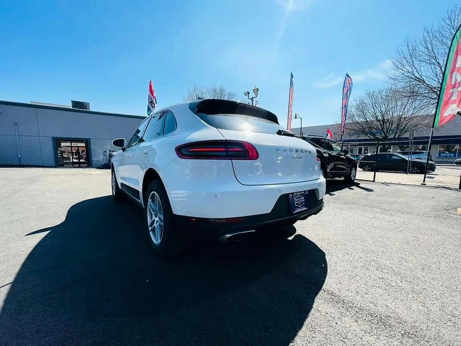 2017 Porsche Macan - Image 6 of 19