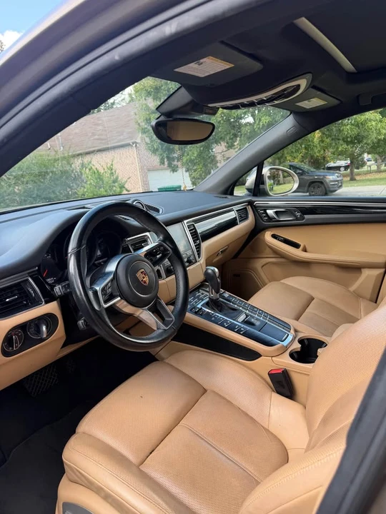 2017 Porsche Macan - Image 2 of 12