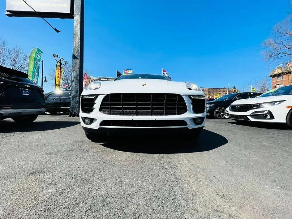 2017 Porsche Macan - Image 2 of 19
