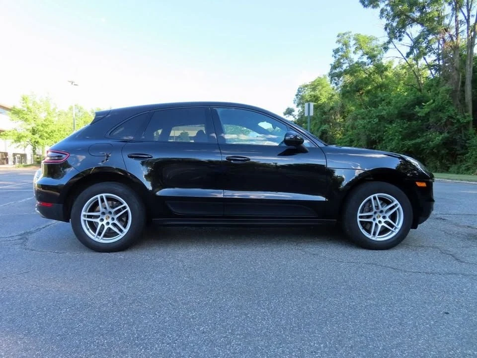2017 Porsche Macan - Image 15 of 20