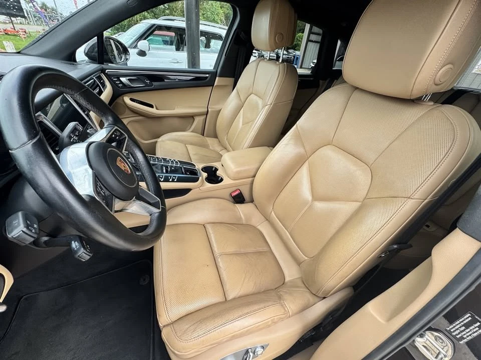 2017 Porsche Macan - Image 11 of 13