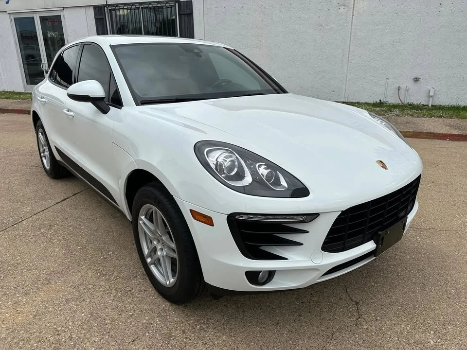 2017 Porsche Macan - Image 5 of 9
