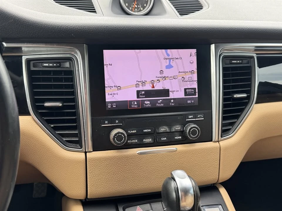 2017 Porsche Macan - Image 9 of 13