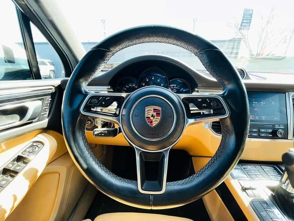 2017 Porsche Macan - Image 12 of 19