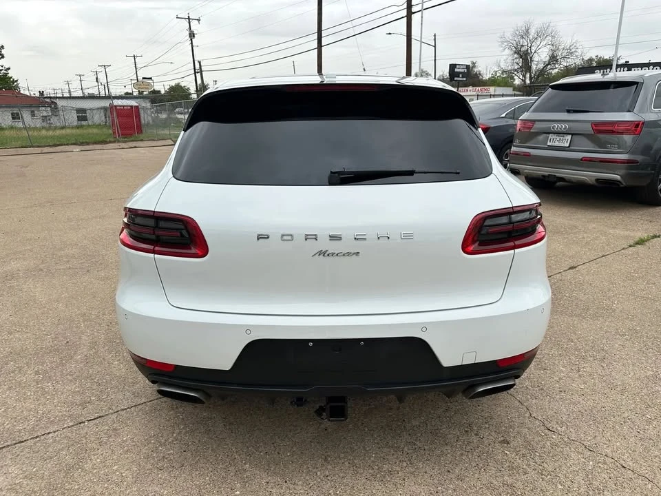 2017 Porsche Macan - Image 4 of 9