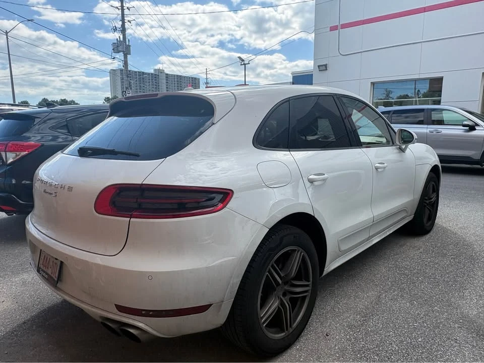 2017 Porsche Macan - Image 5 of 7