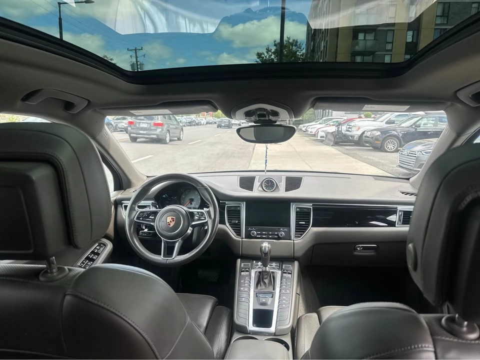 2017 Porsche Macan - Image 8 of 10