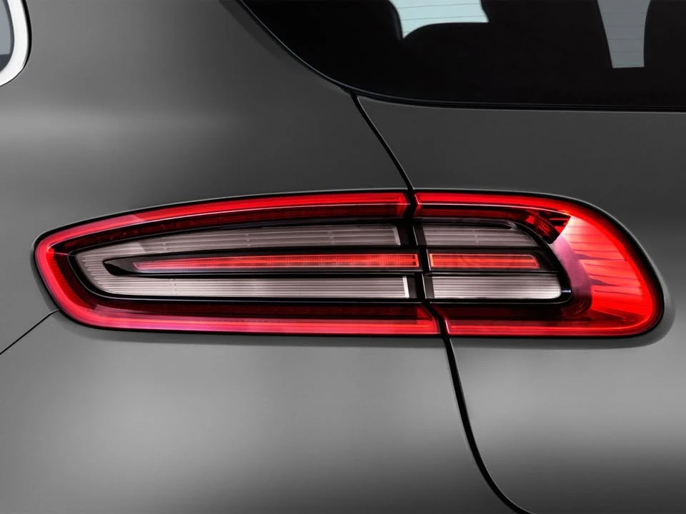 2017 Porsche Macan - Image 14 of 20