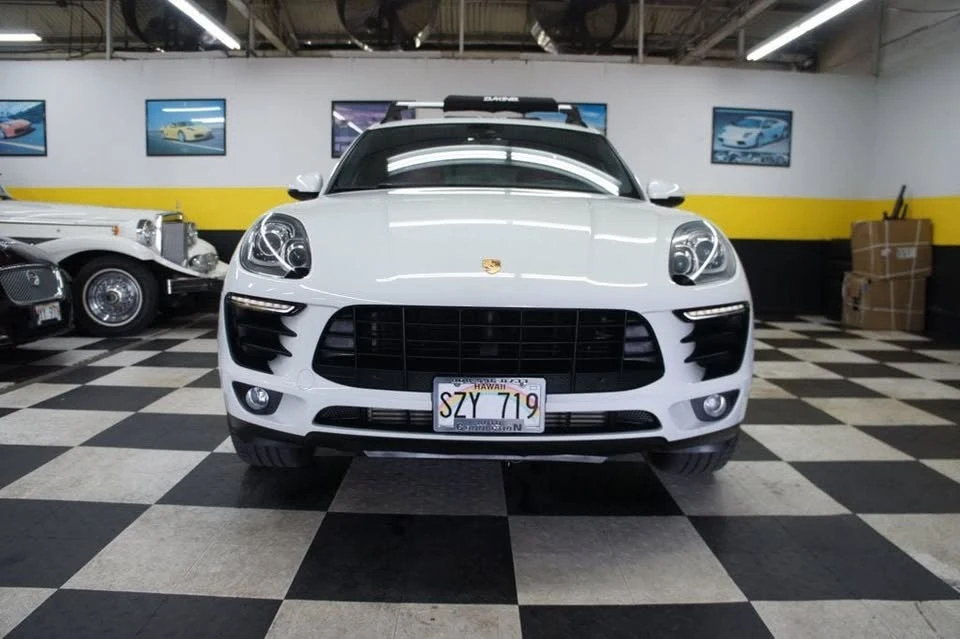 2017 Porsche Macan - Image 11 of 20