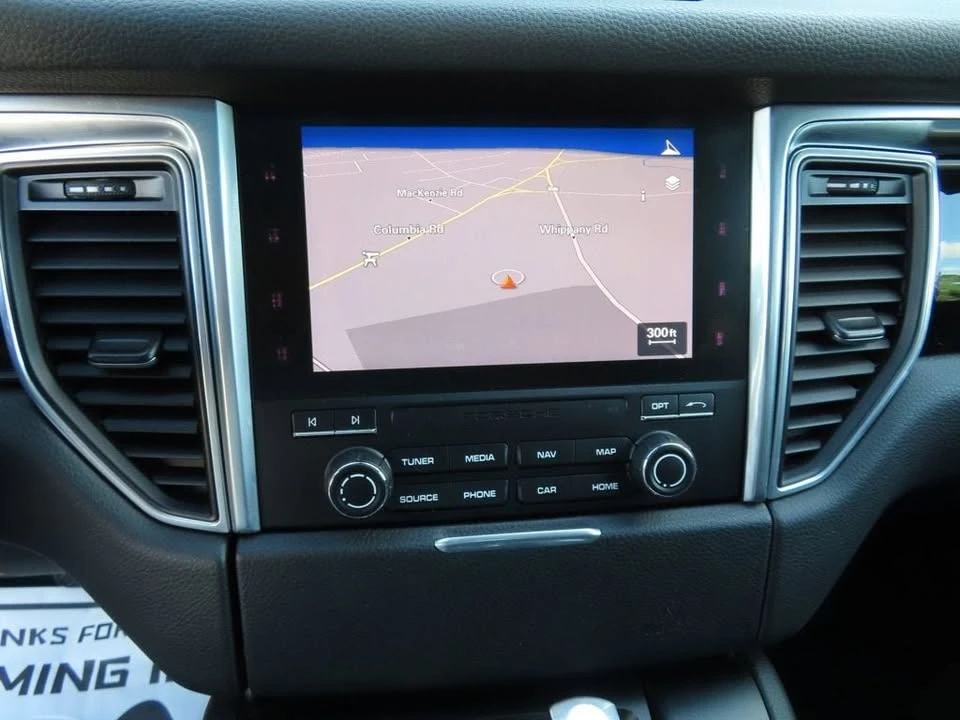 2017 Porsche Macan - Image 7 of 20