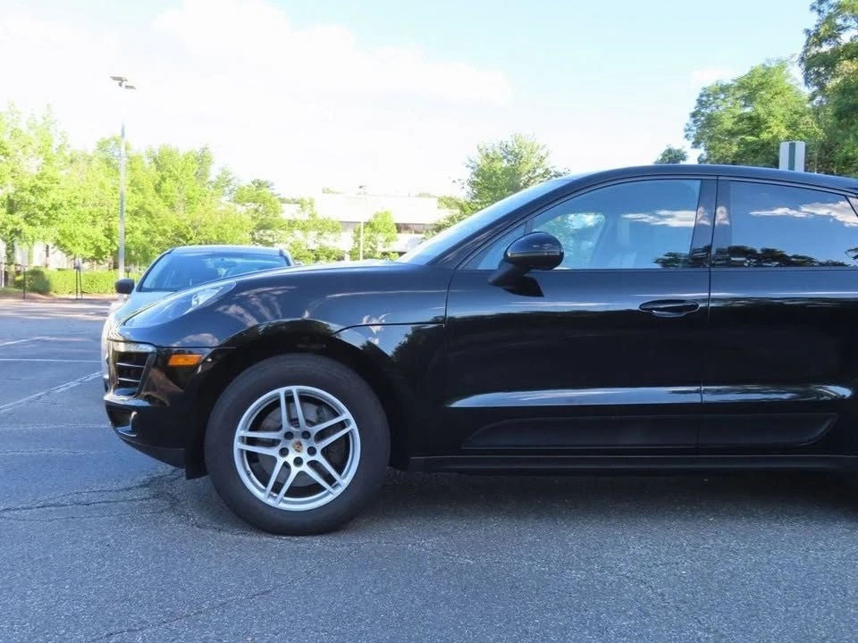 2017 Porsche Macan - Image 9 of 20