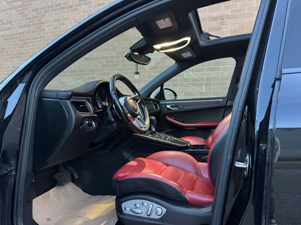 2017 Porsche Macan - Image 11 of 20